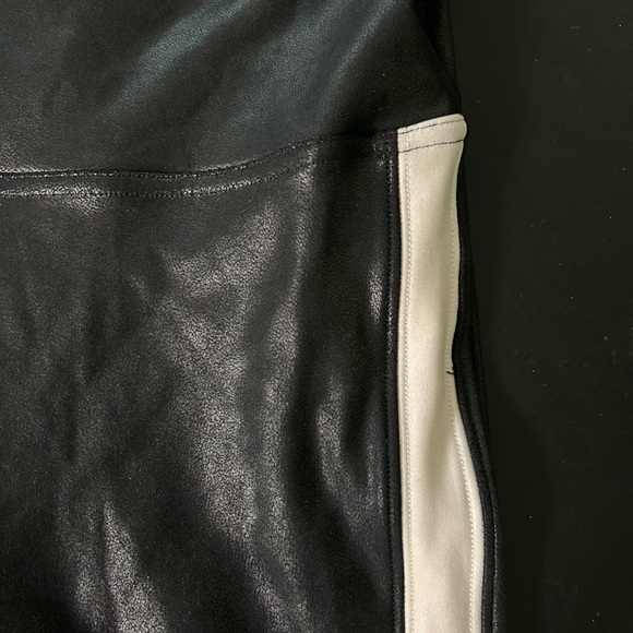 SPANX Faux Leather Striped Legging - Picture 3 of 4